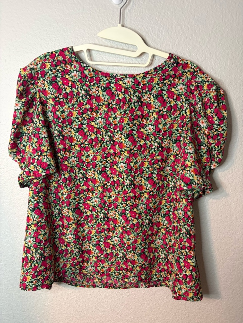 SHEIN Floral Puff-Sleeve Blouse in Pink, Green and Cream
